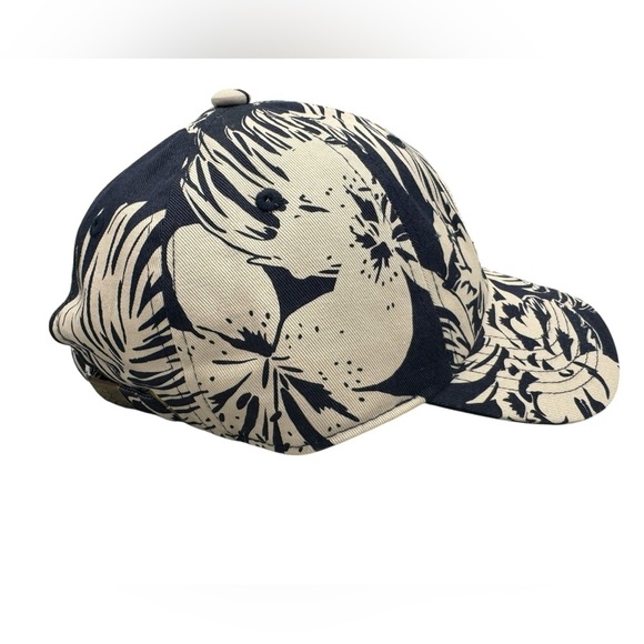 NWOT Chubbies Floressence  Blue and Cream Floral Adjustable Cap - Picture 2 of 9